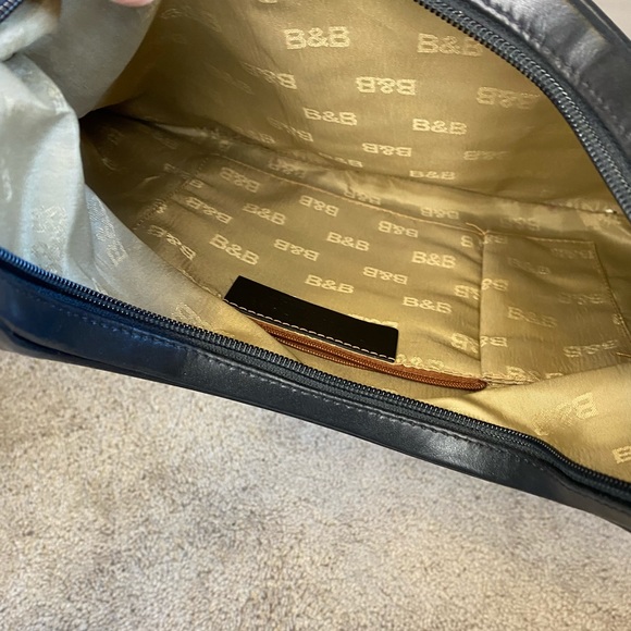 Boots n Bags black purse - Picture 3 of 3